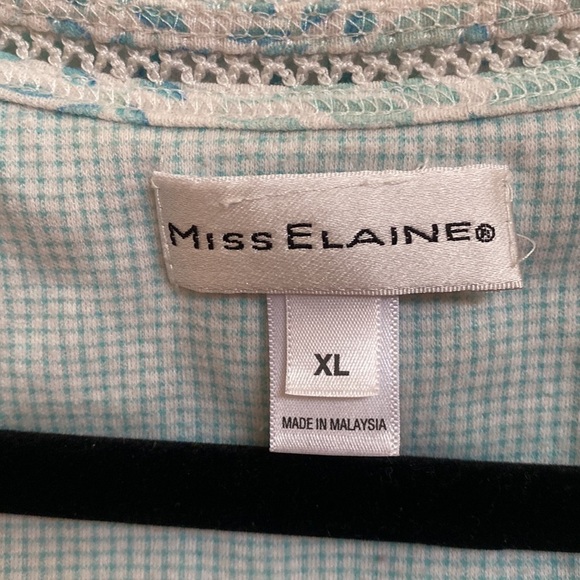 Miss Elaine white, blue bird pajama top. Size XL. - Picture 9 of 11